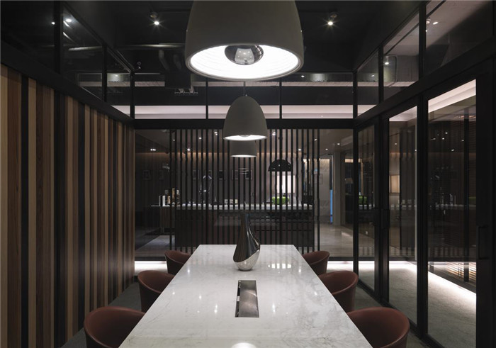 鏡子美學(xué) 精致優(yōu)雅的設(shè)計(jì)公司辦公室裝修方案 鏡子美學(xué) 精致優(yōu)雅的設(shè)計(jì)公司辦公室裝修方案