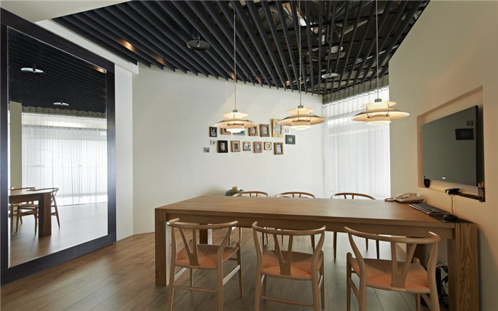 鄭州宏鈺堂分享不錯的混搭風(fēng)辦公室裝修設(shè)計(jì)實(shí)景圖