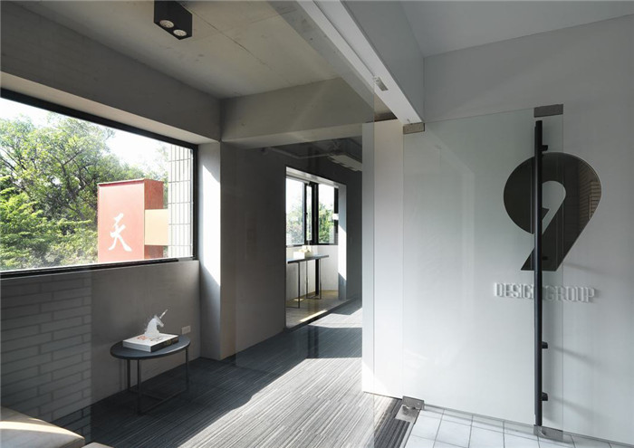 鄭州200平休閑工業(yè)風辦公室裝修設計案例實景圖