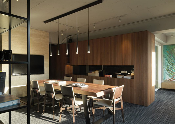 鄭州200平休閑工業(yè)風辦公室會議室裝修設計方案實景圖