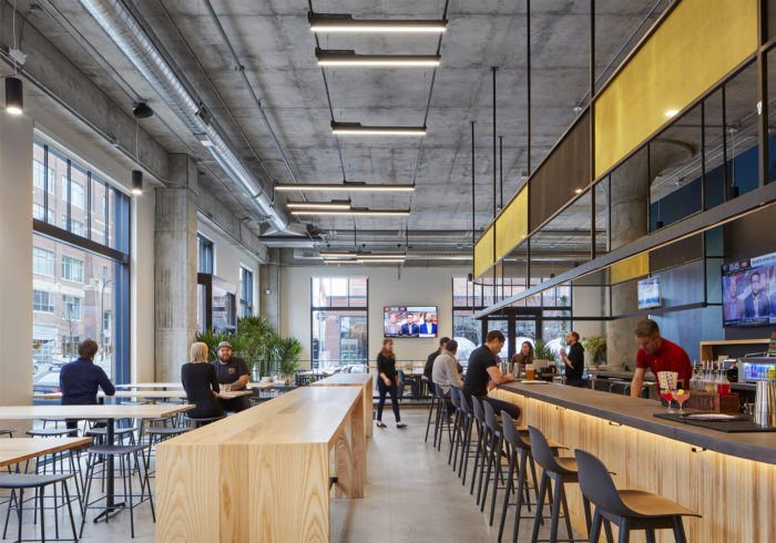 國(guó)外溫暖明亮的工業(yè)風(fēng)美食廣場(chǎng)裝修設(shè)計(jì)方案