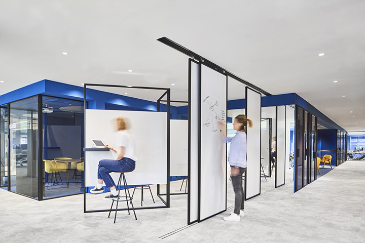 配色很驚艷的金融公司時尚辦公室隔斷裝修設(shè)計方案 配色很驚艷的金融公司時尚辦公室隔斷裝修設(shè)計方案