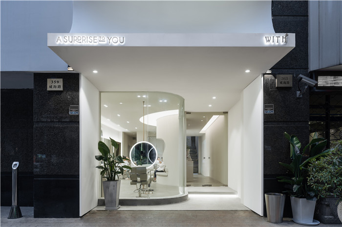 100平極簡(jiǎn)工業(yè)風(fēng)美發(fā)店門(mén)頭裝修設(shè)計(jì)實(shí)景圖 100平極簡(jiǎn)工業(yè)風(fēng)美發(fā)店門(mén)頭裝修設(shè)計(jì)實(shí)景圖