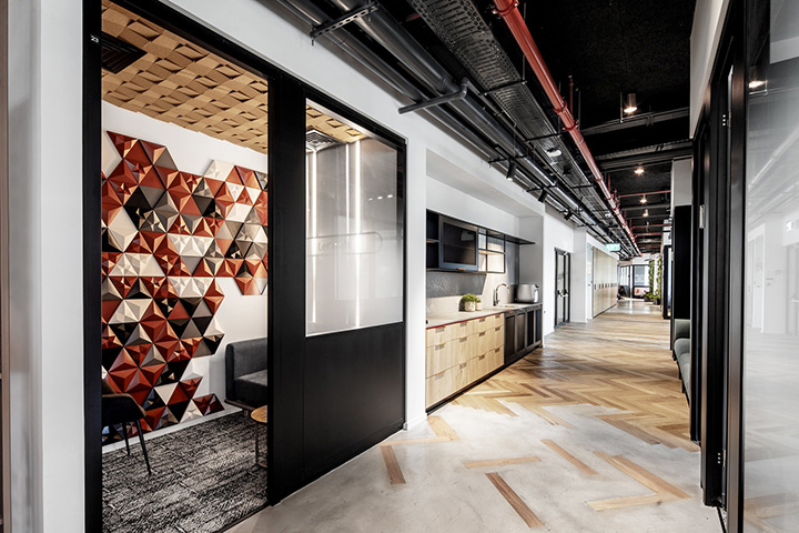 1400平綠色活力工業(yè)風(fēng)游戲公司辦公室裝修實(shí)景圖 1400平綠色活力工業(yè)風(fēng)游戲公司辦公室裝修實(shí)景圖