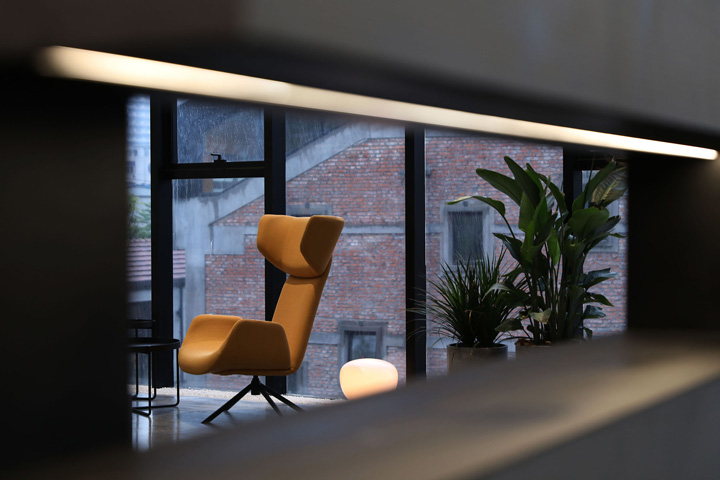 上海300平方老倉庫改造辦公室裝修設(shè)計實景圖 上海300平方老倉庫改造辦公室裝修設(shè)計實景圖