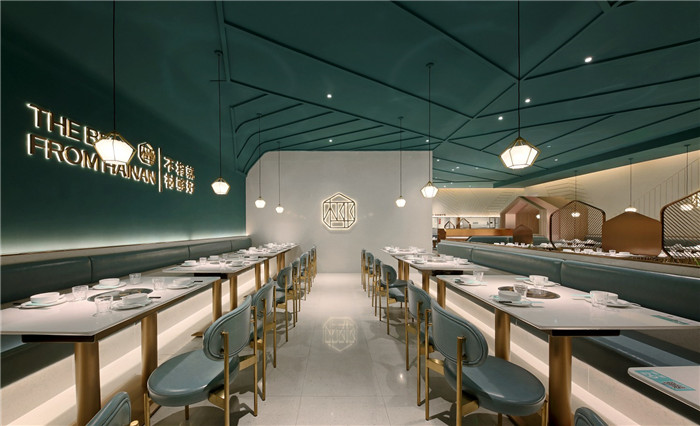 新潮火鍋店裝修設(shè)計 海南椰子雞火鍋店裝修設(shè)計案例 新潮火鍋店裝修設(shè)計 海南椰子雞火鍋店裝修設(shè)計案例