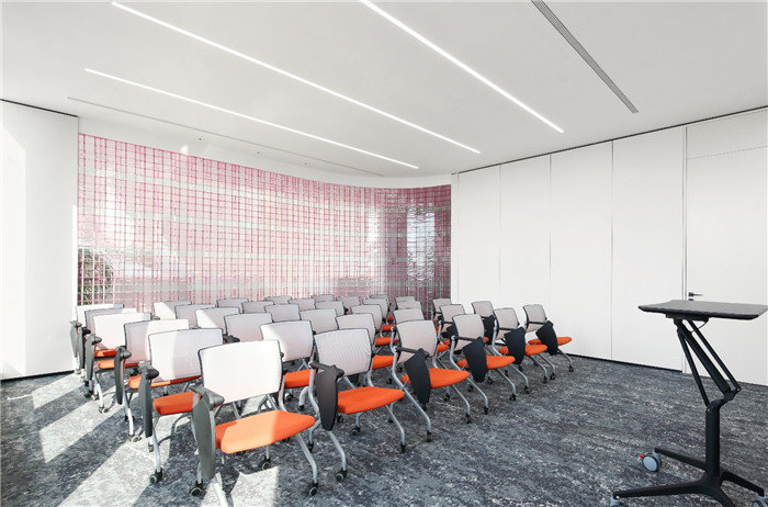 知名進(jìn)口汽車集團(tuán)總部辦公樓&展廳裝修設(shè)計(jì)實(shí)景圖 知名進(jìn)口汽車集團(tuán)總部辦公樓&展廳裝修設(shè)計(jì)實(shí)景圖