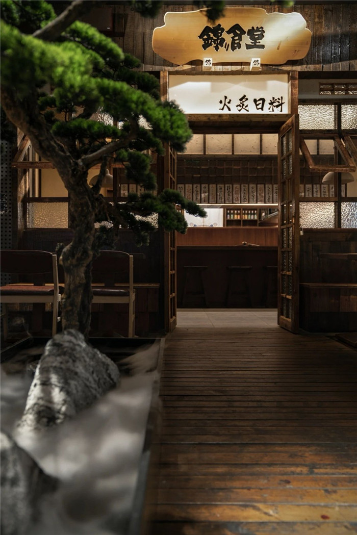 專業(yè)日料設(shè)計(jì)裝修公司推薦鄭州版深夜食堂裝修案例 專業(yè)日料設(shè)計(jì)裝修公司推薦鄭州版深夜食堂裝修案例