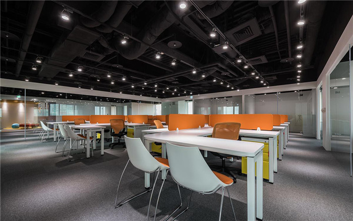 簡約大氣的上市公司辦公室敞開辦公區(qū)裝修設計方案 簡約大氣的上市公司辦公室敞開辦公區(qū)裝修設計方案