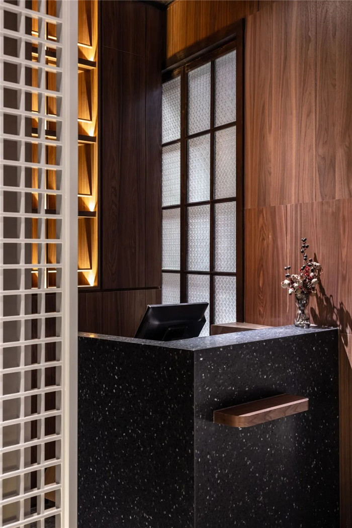 四川吳抄手混搭風(fēng)特色川菜館前臺裝修設(shè)計案例 四川吳抄手混搭風(fēng)特色川菜館前臺裝修設(shè)計案例