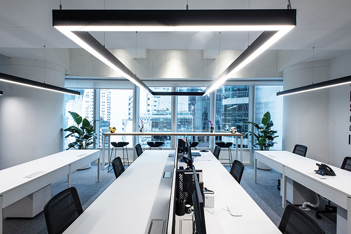 黑白也時尚 尤文圖斯足球俱樂部辦公室裝修設(shè)計方案 黑白也時尚 尤文圖斯足球俱樂部辦公室裝修設(shè)計方案