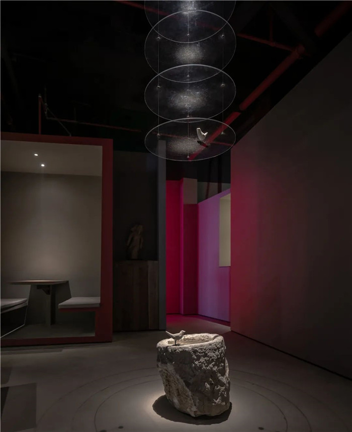 鄭州燒烤店裝修不走尋常路  文藝范燒烤店看起來！