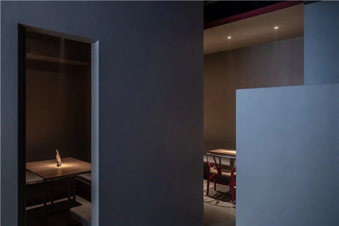 鄭州燒烤店裝修不走尋常路  文藝范燒烤店看起來！