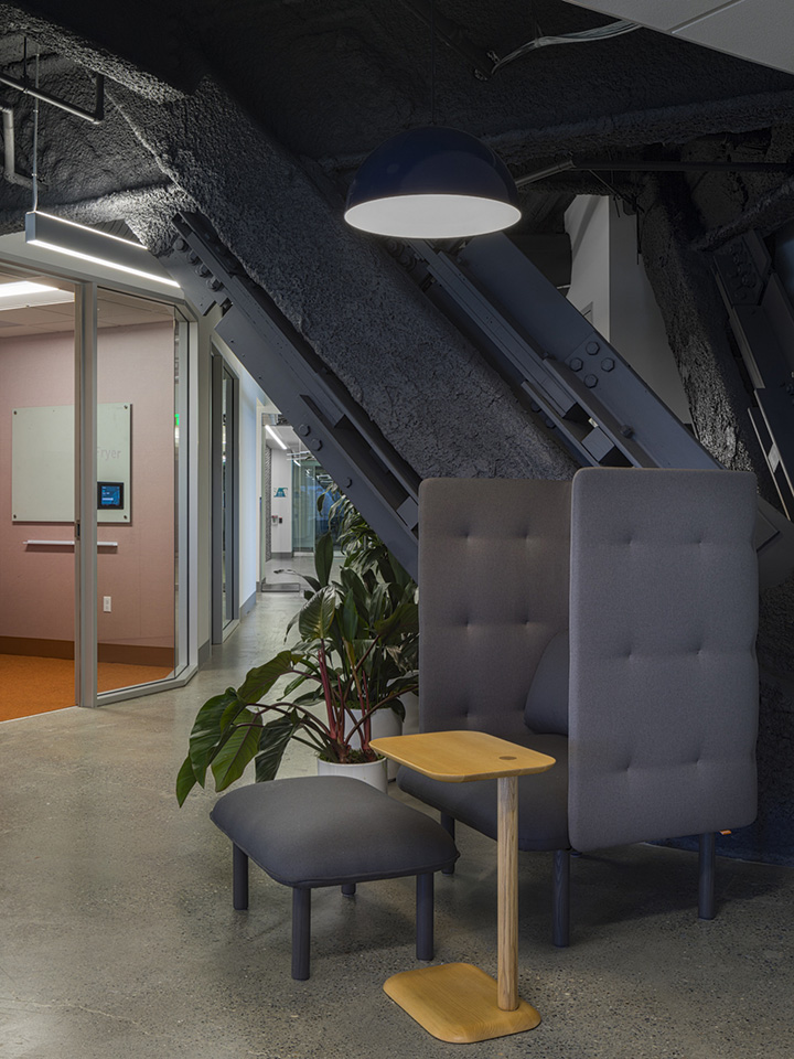 1200平時尚多彩醫(yī)療科技公司辦公室裝修設(shè)計案例 1200平時尚多彩醫(yī)療科技公司辦公室裝修設(shè)計案例