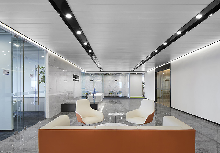 科技感很強(qiáng)的小米消費(fèi)金融公司辦公室前臺裝修設(shè)計(jì)方案 科技感很強(qiáng)的小米消費(fèi)金融公司辦公室前臺裝修設(shè)計(jì)方案