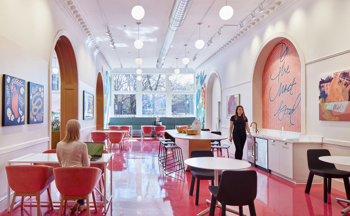 專為女性服務(wù)的8000平時尚聯(lián)合辦公裝修設(shè)計方案 專為女性服務(wù)的8000平時尚聯(lián)合辦公裝修設(shè)計方案