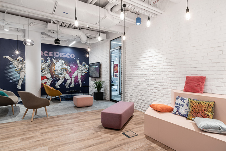 鄭州辦公室裝修玩轉(zhuǎn)色彩 涂料公司創(chuàng)意辦公室休閑區(qū)裝修方案 鄭州辦公室裝修玩轉(zhuǎn)色彩 涂料公司創(chuàng)意辦公室休閑區(qū)裝修方案