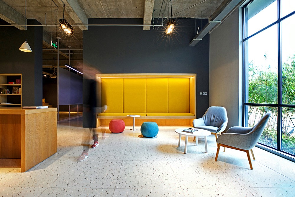 400平極簡工業(yè)風(fēng)圣東尼研究中心&辦公裝修設(shè)計(jì)方案 400平極簡工業(yè)風(fēng)圣東尼研究中心&辦公裝修設(shè)計(jì)方案