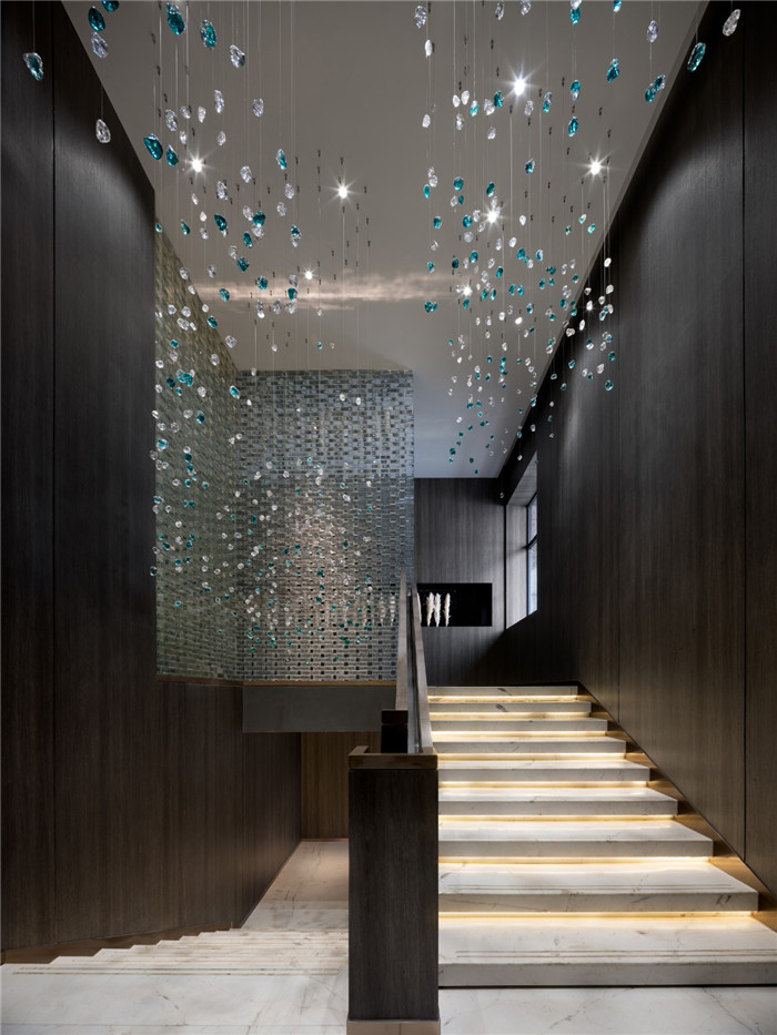 餐廳樓梯設(shè)計(jì)圖-鄭州現(xiàn)代時(shí)尚中餐廳裝修設(shè)計(jì)案例