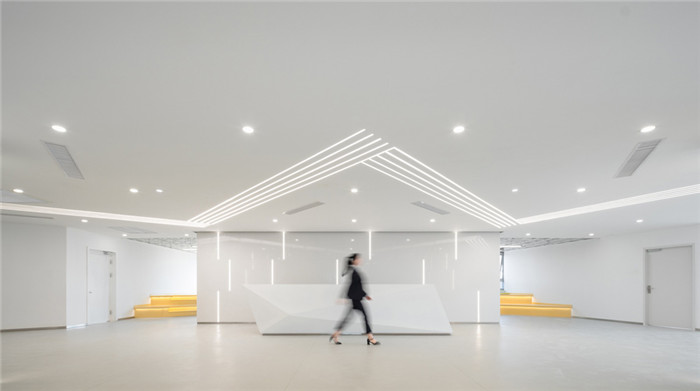 辦公樓接待吧臺裝修-純白木色產(chǎn)業(yè)加速器孵化園區(qū)廠房辦公樓裝修案例 辦公樓接待吧臺裝修-純白木色產(chǎn)業(yè)加速器孵化園區(qū)廠房辦公樓裝修案例