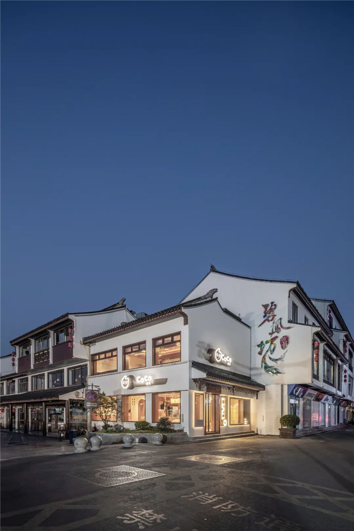 奶茶店門頭外觀設(shè)計(jì)-鄭州奶茶店裝修公司推薦COCO都可茶飲店裝修效果圖 奶茶店門頭外觀設(shè)計(jì)-鄭州奶茶店裝修公司推薦COCO都可茶飲店裝修效果圖