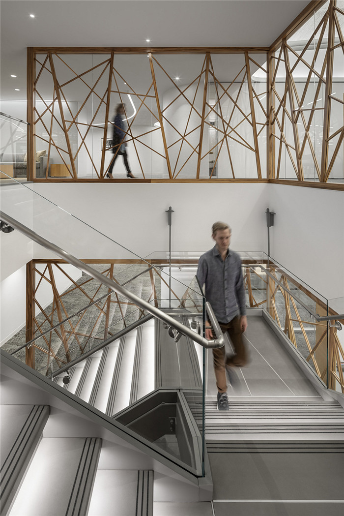 辦公樓梯裝修設(shè)計-鄭州金融辦公室裝修公司推薦FactSet金融辦公室裝修 辦公樓梯裝修設(shè)計-鄭州金融辦公室裝修公司推薦FactSet金融辦公室裝修