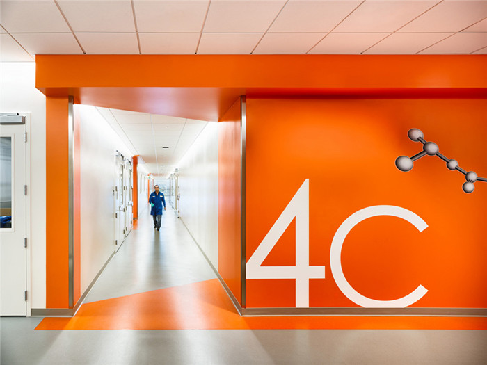 寫字樓走廊裝修設(shè)計(jì)-靈活高效的生物制藥公司總部寫字樓裝修設(shè)計(jì)方案