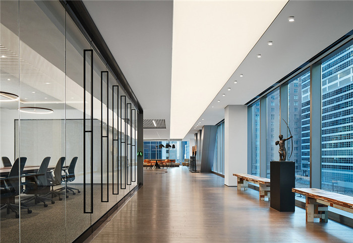 大會(huì)議室裝修設(shè)計(jì)-如藝術(shù)畫廊般高品質(zhì)房地產(chǎn)開發(fā)公司辦公樓裝修方案