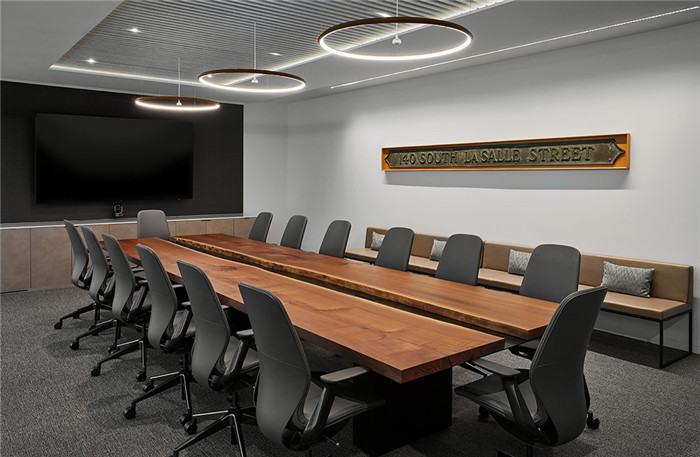 多功能會(huì)議室裝修設(shè)計(jì)-如藝術(shù)畫廊般高品質(zhì)房地產(chǎn)開發(fā)公司辦公樓裝修方案