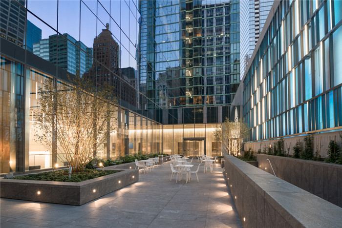 如藝術(shù)畫廊般高品質(zhì)房地產(chǎn)開發(fā)公司辦公樓裝修方案