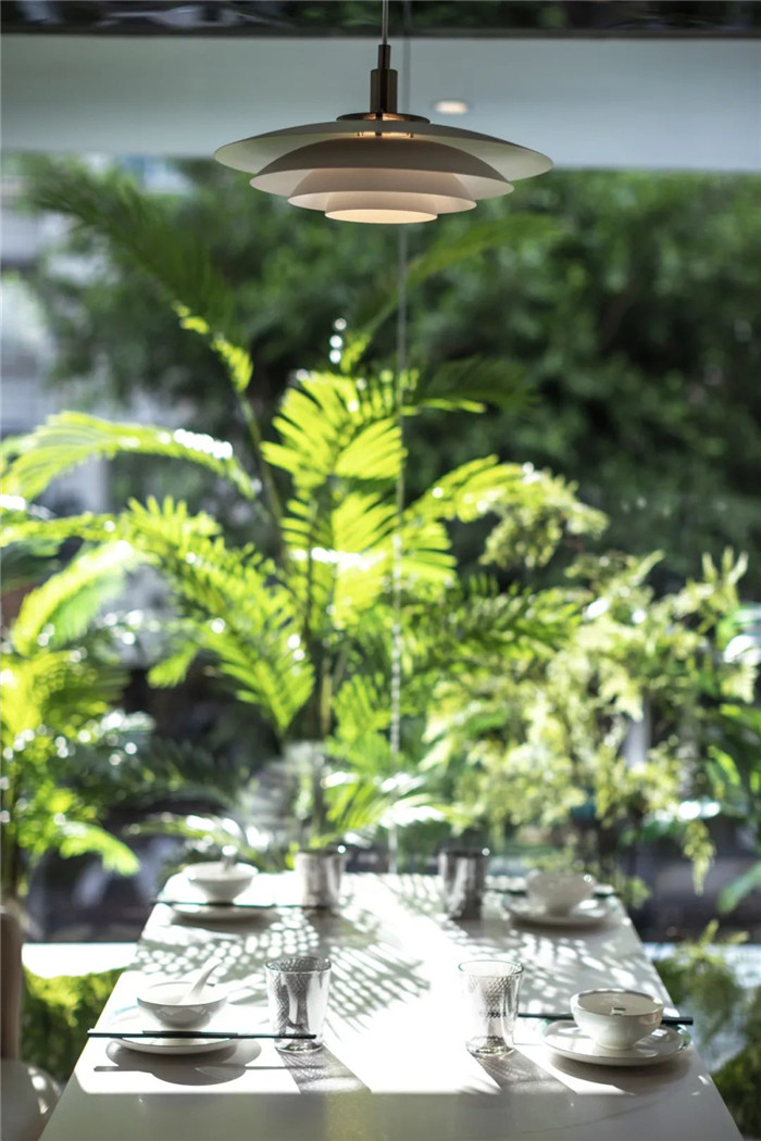 餐廳引導吧臺裝修設計-鄭州宏鈺堂分享綠色現(xiàn)代風港式茶餐廳裝修設計方案 餐廳引導吧臺裝修設計-鄭州宏鈺堂分享綠色現(xiàn)代風港式茶餐廳裝修設計方案