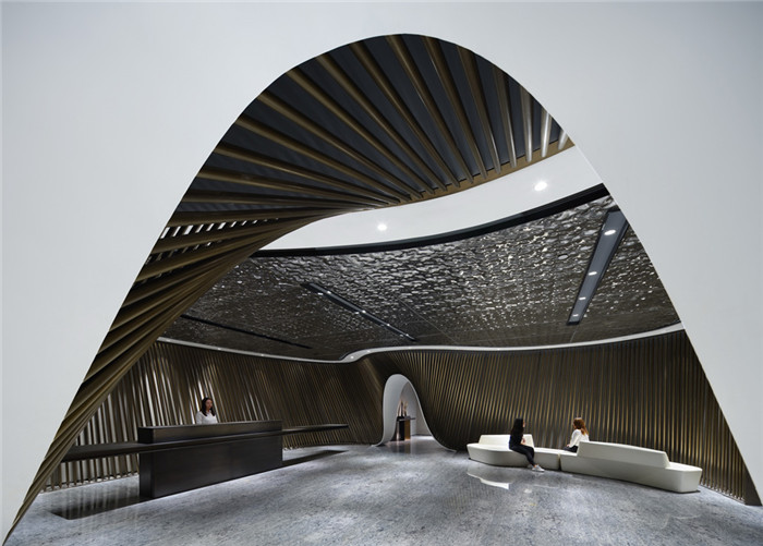 前臺裝修設(shè)計(jì)-綠地集團(tuán)上?？偛哭k公室裝修  引領(lǐng)智慧辦公設(shè)計(jì)風(fēng)尚