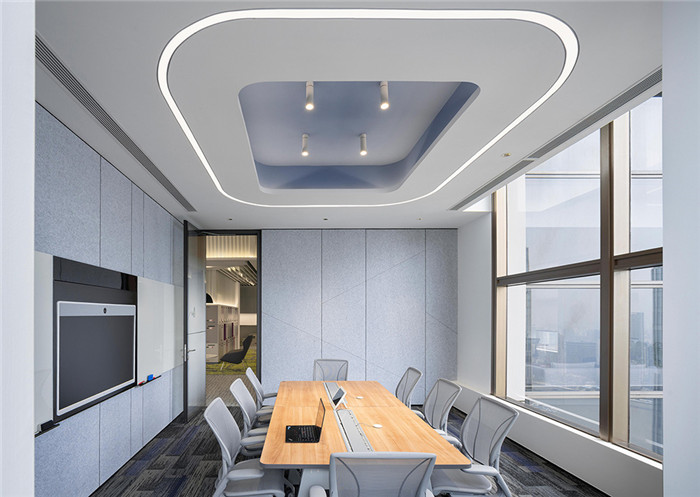 小型會議室裝修-現(xiàn)代大氣、靈動多元的恒生銀行辦公室裝修案例