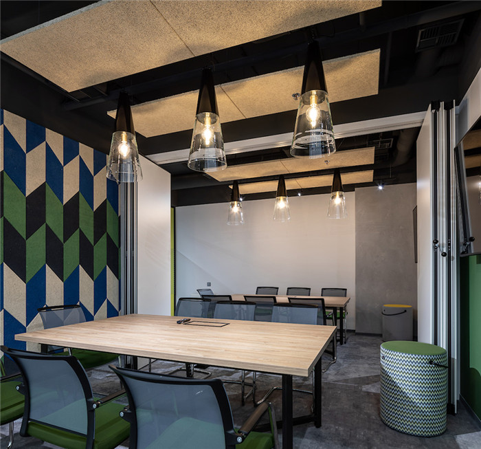 高端寫字樓4000平IT公司活力辦公室裝修方案 高端寫字樓4000平IT公司活力辦公室裝修方案