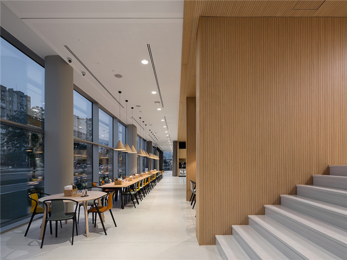 開(kāi)放靈動(dòng)的國(guó)外知名手游公司總部辦公樓裝修設(shè)計(jì)效果圖 開(kāi)放靈動(dòng)的國(guó)外知名手游公司總部辦公樓裝修設(shè)計(jì)效果圖