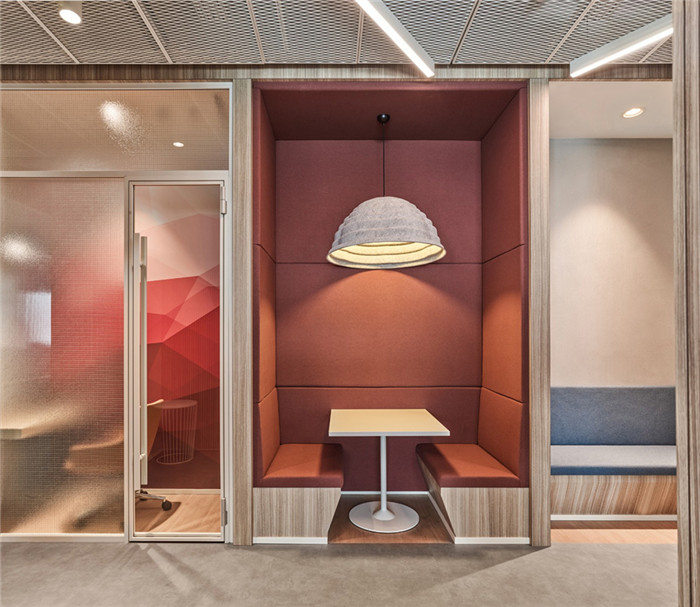 小型工作區(qū)設(shè)計(jì)-鄭州金融辦公室裝修公司分享Architecht辦公室裝修