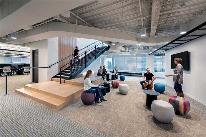 員工休閑區(qū)裝修設(shè)計-鄭州辦公室裝修公司推薦Xactly科技公司辦公室裝修 員工休閑區(qū)裝修設(shè)計-鄭州辦公室裝修公司推薦Xactly科技公司辦公室裝修