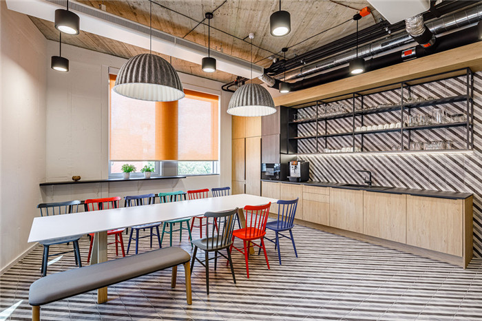 1607406655547923.jpg Popoffices-Becherovka-Prague-Capexus-06-1k.jpg